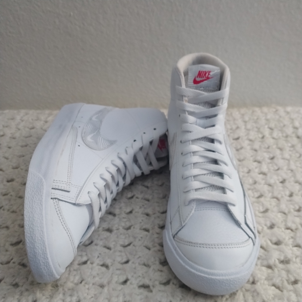 Nike Blazer Mid '77  'White Logo Print' size 7y